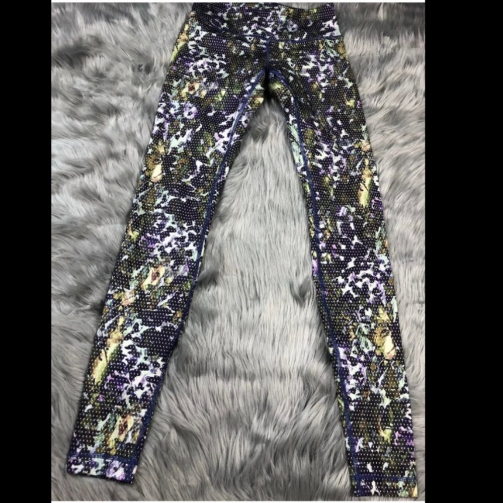 Lululemon Wunder Under Leggings Size 4 Floral Sport Backdrop Iris Flower